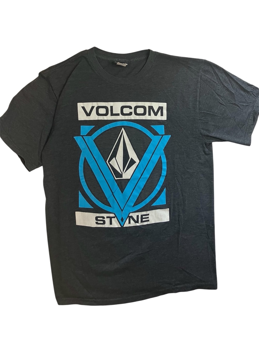 Vintage Y2K Volcom T-Shirt Skater 2000s Sk8 Graphic Tee